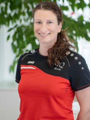 Physiotherapeutin, stellvertretende leitende Physiotherapeutin Manuelle Therapie | Manuelle Lymphdrainage | KG am Gerät |   KddR – Rückenschullehrerin | DOSB Übungsleiterin B & C Lizenz | Kinesiotaping | Milon QMed Trainerin